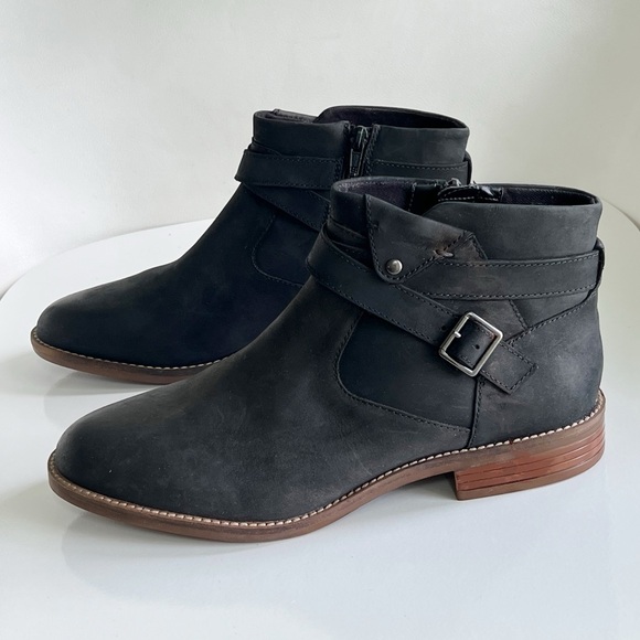 Clarks Shoes - Clarks Women's Camzin Dime Black Leather Ankle Boot Size 9M Buckle Booties